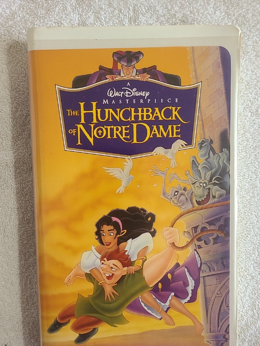 Walt Disney The Hunchback of Notre Dame VHS - Yellow Cover